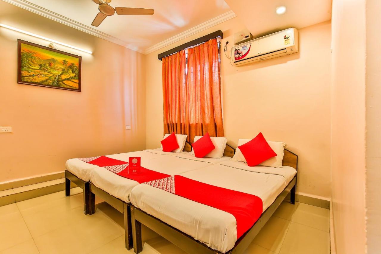 Hotel Oyo 2863 4 Pillar's 2*